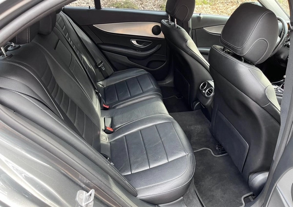 Mercedes-Benz Klasa E cena 82999 przebieg: 363000, rok produkcji 2018 z Rzeszów małe 704